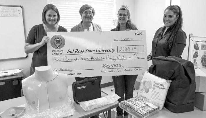 Sul Ross nursing students receive donation